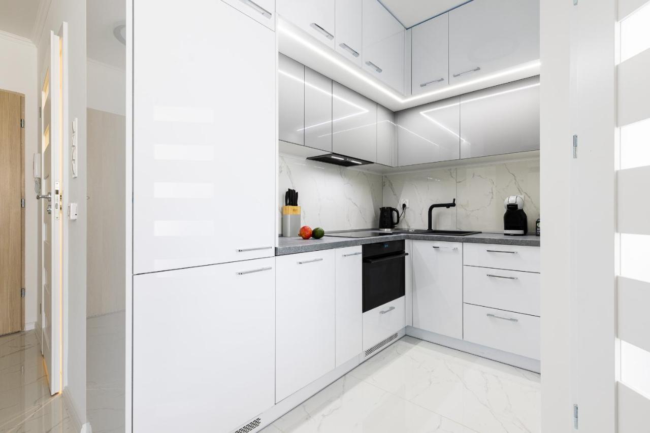 Apartament Z Basenem I Kominkiem ,,Baltic Sun” Sztutowo Exterior foto