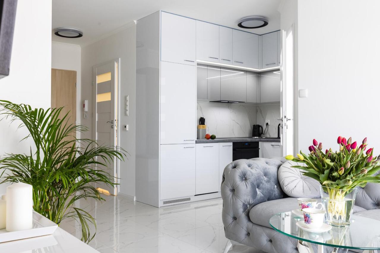 Apartament Z Basenem I Kominkiem ,,Baltic Sun” Sztutowo Exterior foto